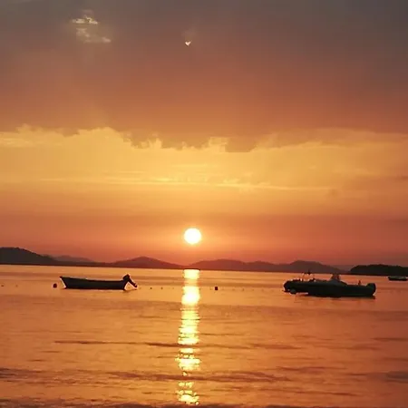 In Mit Terrasse, Klimaanlage, W-lan Apartmán *