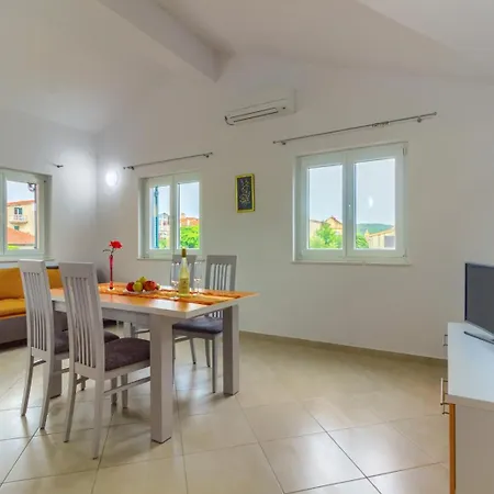 Daire In Mit Terrasse, Klimaanlage, W-lan