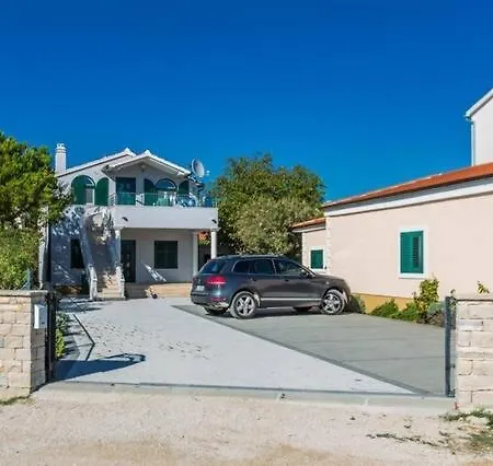 In Mit Terrasse, Klimaanlage, W-lan Daire