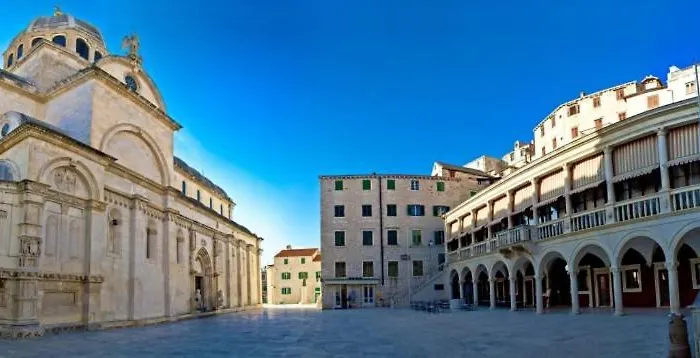 Appartement In Mit Terrasse, Klimaanlage, W-lan Pirovac