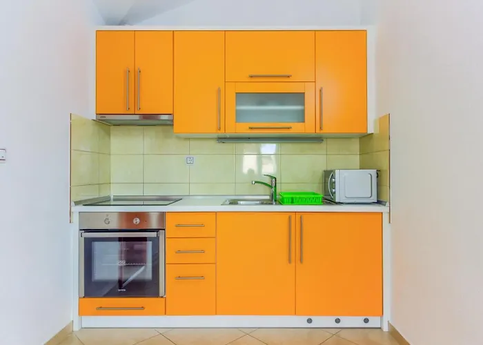 In Mit Terrasse, Klimaanlage, W-lan Appartement