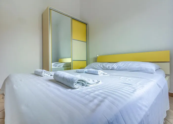 In Mit Terrasse, Klimaanlage, W-lan Appartement