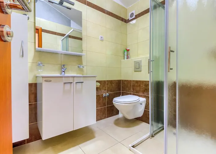 In Mit Terrasse, Klimaanlage, W-lan Appartement