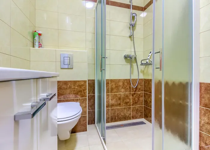 Appartement In Mit Terrasse, Klimaanlage, W-lan *