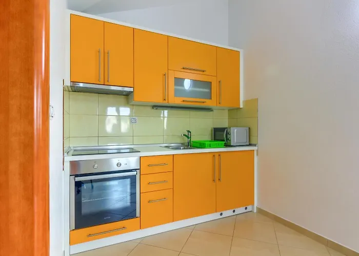 Appartement In Mit Terrasse, Klimaanlage, W-lan *