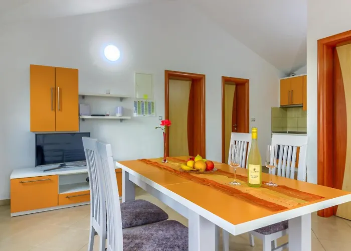 In Mit Terrasse, Klimaanlage, W-lan